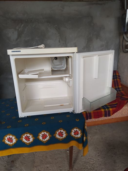 Холодильник LIEBHERR в робочому стані