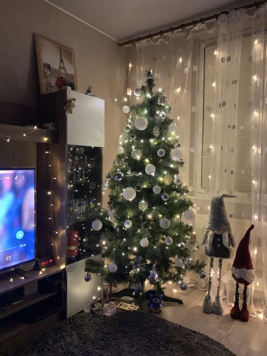 Продам  ёлку исскуственную