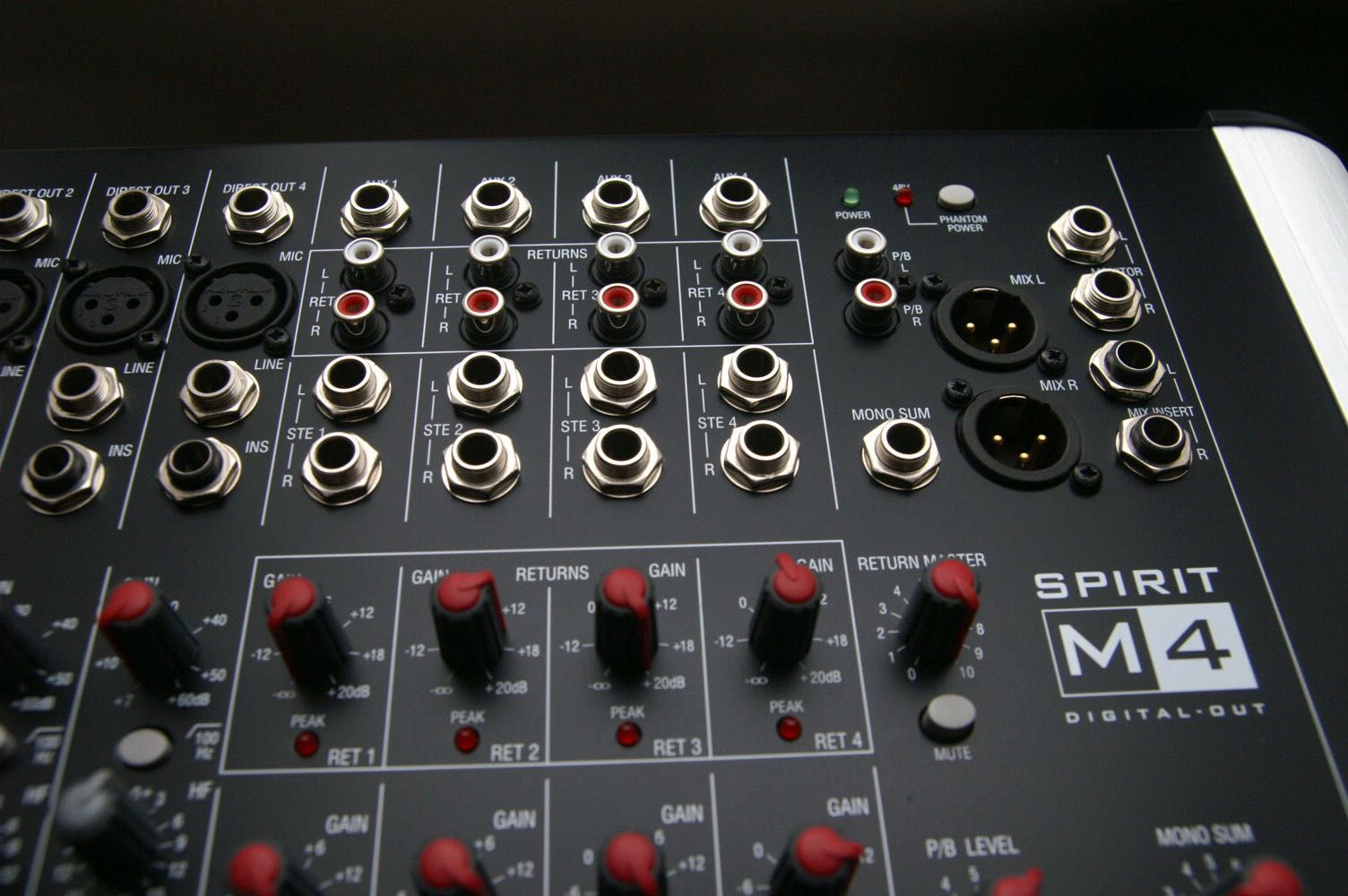 Mikser audio SOUNDCRAFT SPIRIT M4 - jak nowy