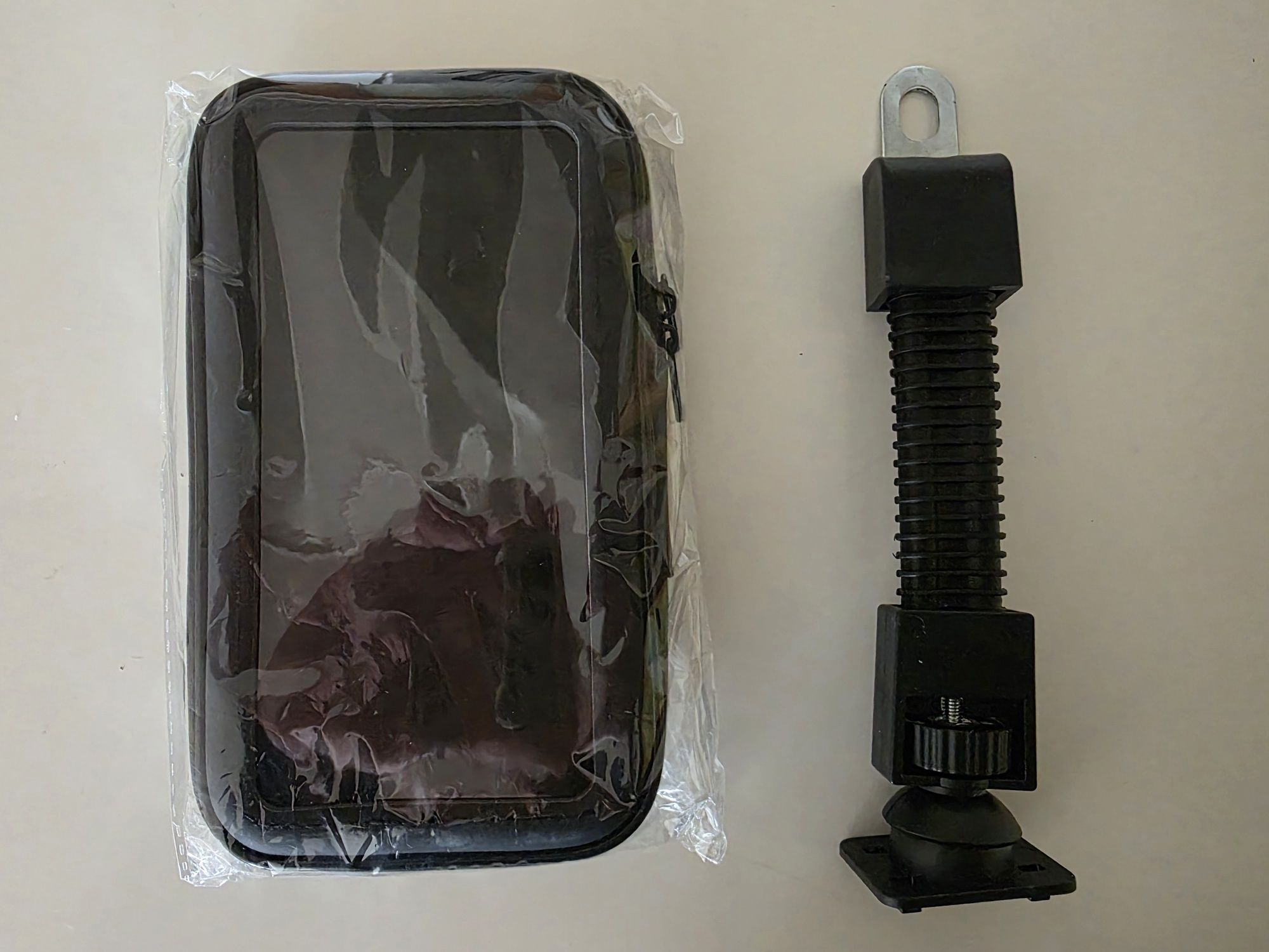 Bolsa impermeável para moto.