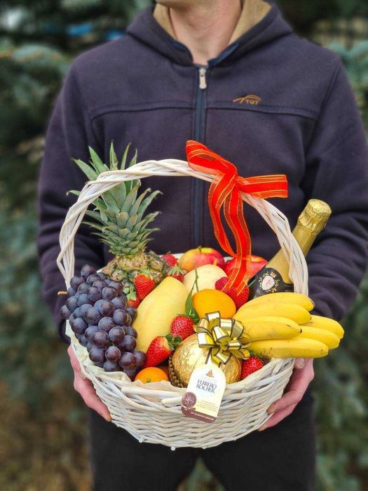 Корзина фруктів на замовлення