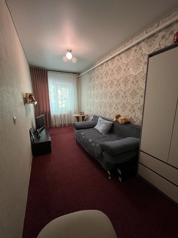 Продається квартира посімейного типу 27,7м2 в районі Градецького