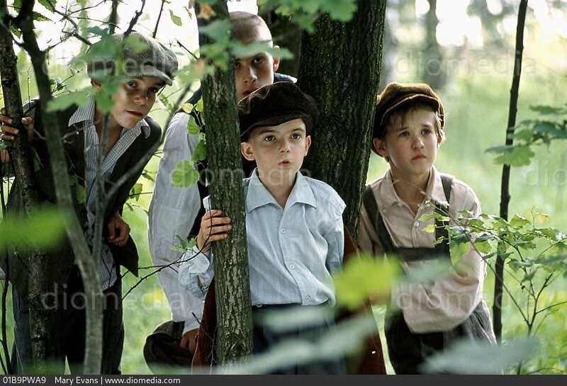 FILHOS DO MESMO DEUS (Haley Joel Osment/Willem Dafoe/Liam Hess)