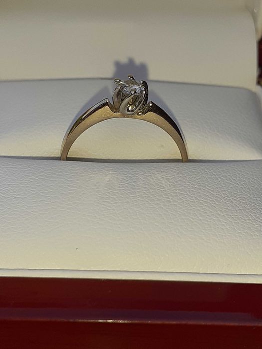 Super okazja Złoty Pierścionek z brylantem z certyfikatem