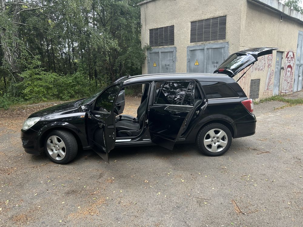 Opel Astra H в гарному стані