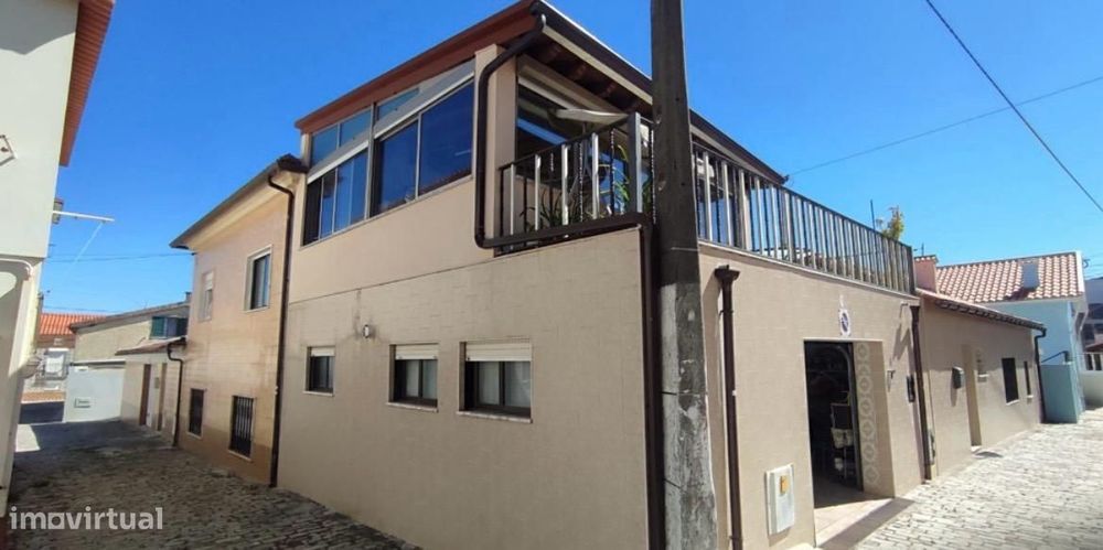 Moradia Isolada com Alto Potencial de Investimento na Cova da Gala - O