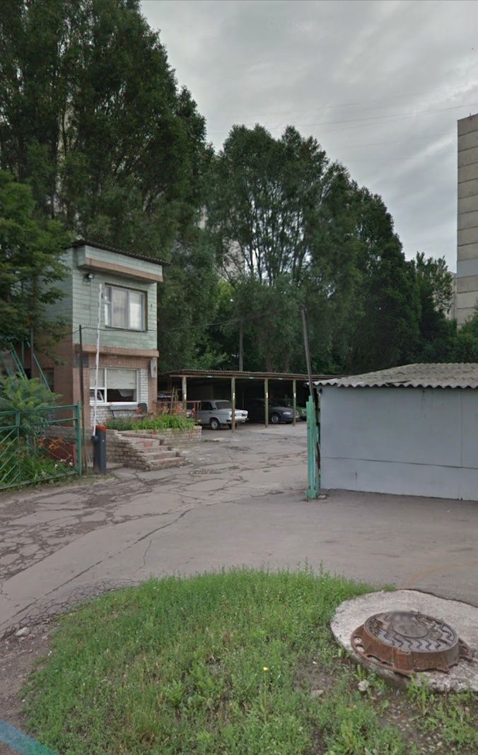 Продам паркомісце на Одеській