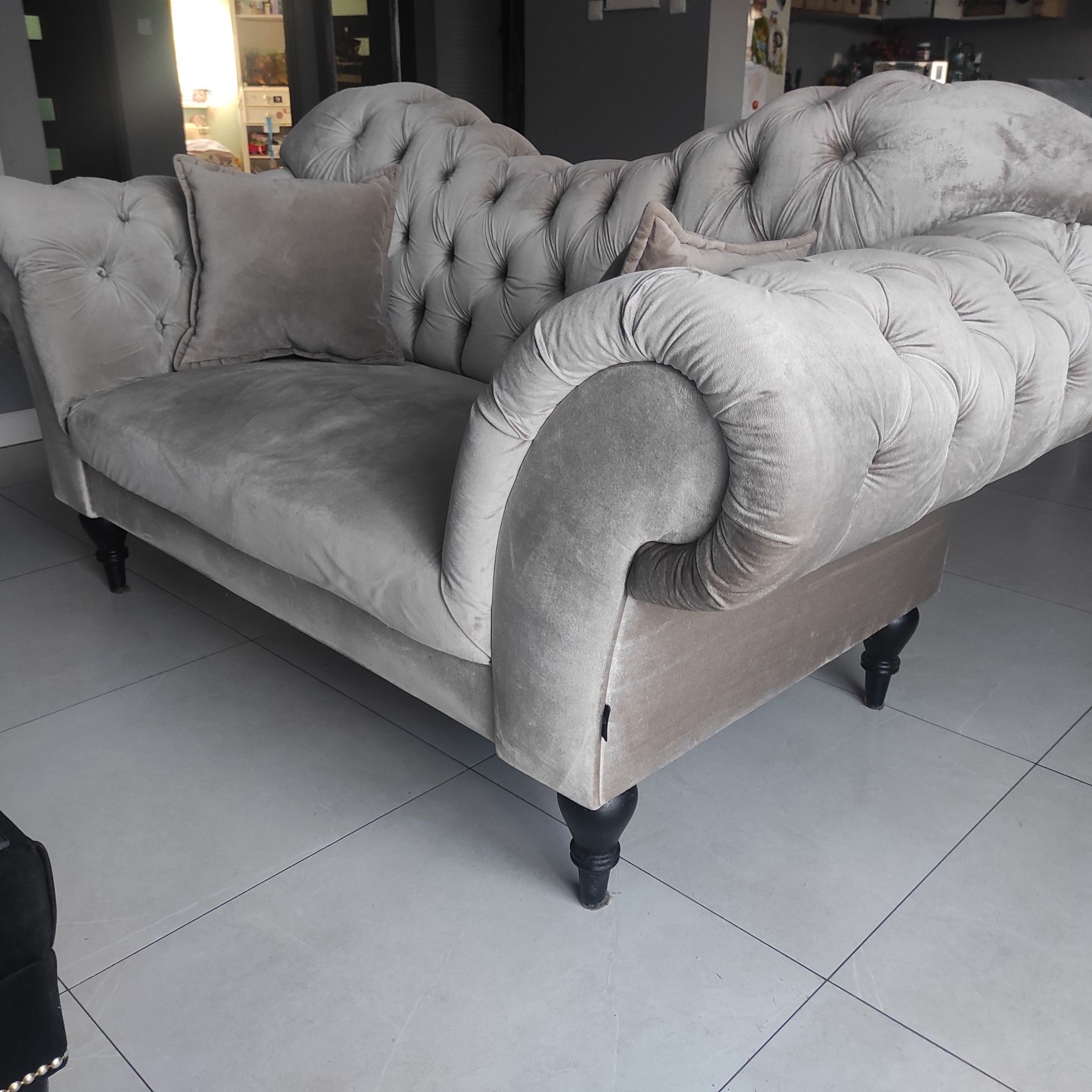Sofa sofy + stolik - pufa, komplet mebli salon chesterfield Meble Diam