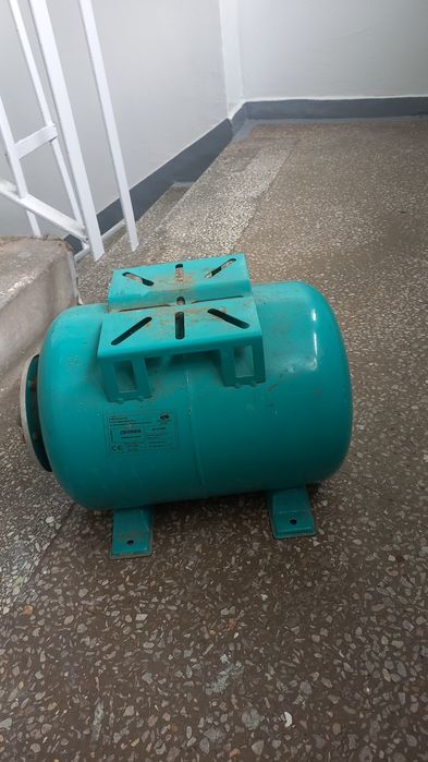 Zbiornik przeponowy (hydrofor)  poziomy 24l