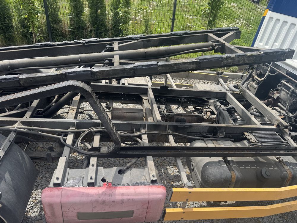 Nissan Cabstar 2,5 DCI pomoc drogowa laweta plyta hydrauliczna katB