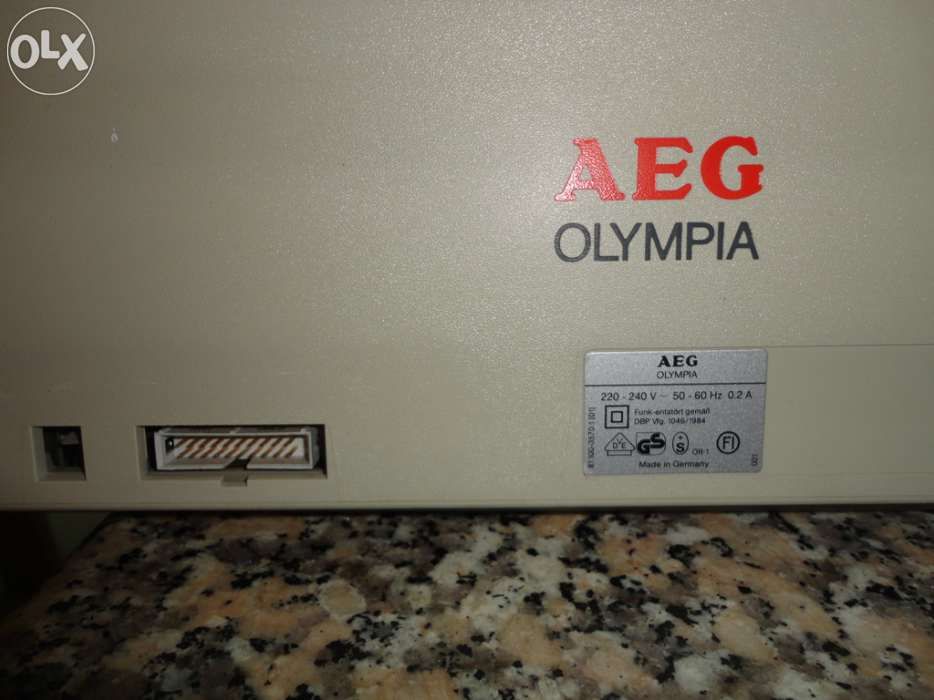 Maquina de Escrever AEG OLYMPIA