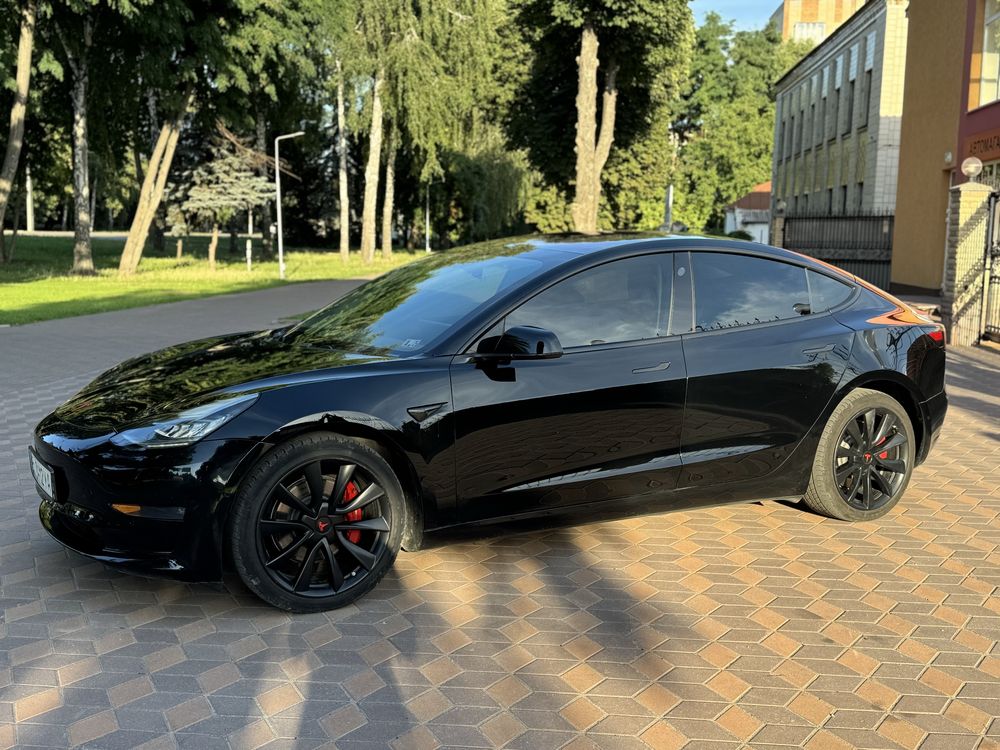 Tesla model 3 Dual motor