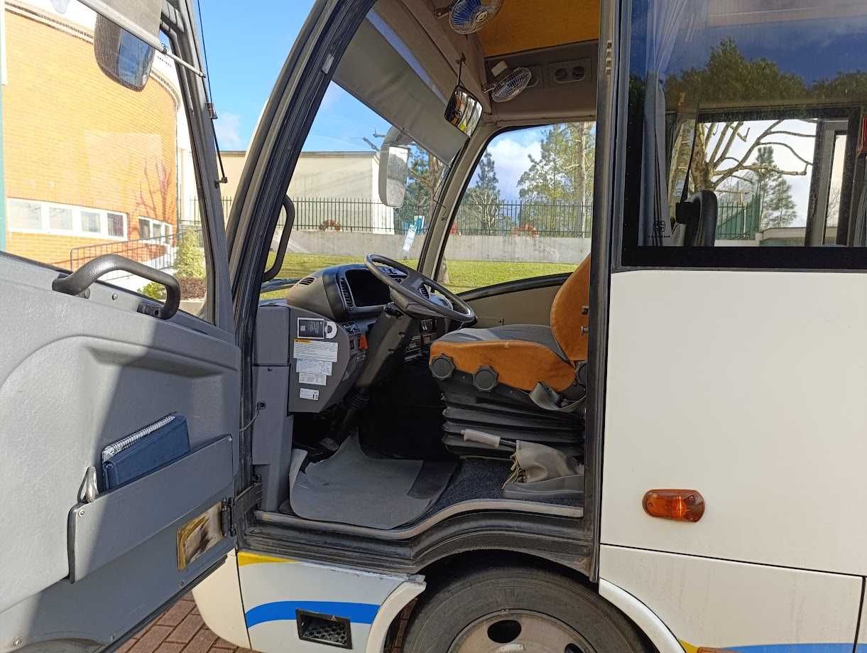 Mini-Autocarro (22 lugares)