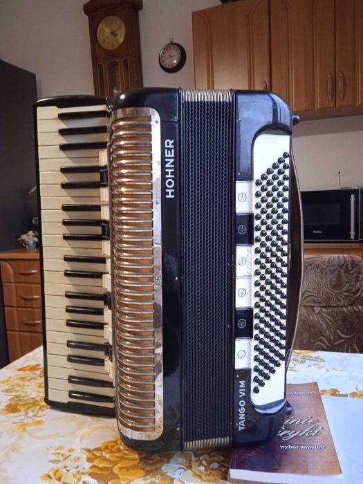 Akordeon Hohner Tango VI M