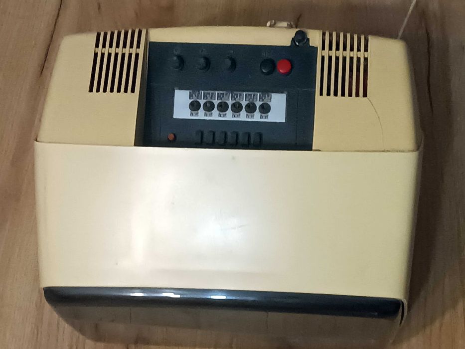 telewizor przenośmy NEPTUN 150M firmy Unitra Unimor PRL