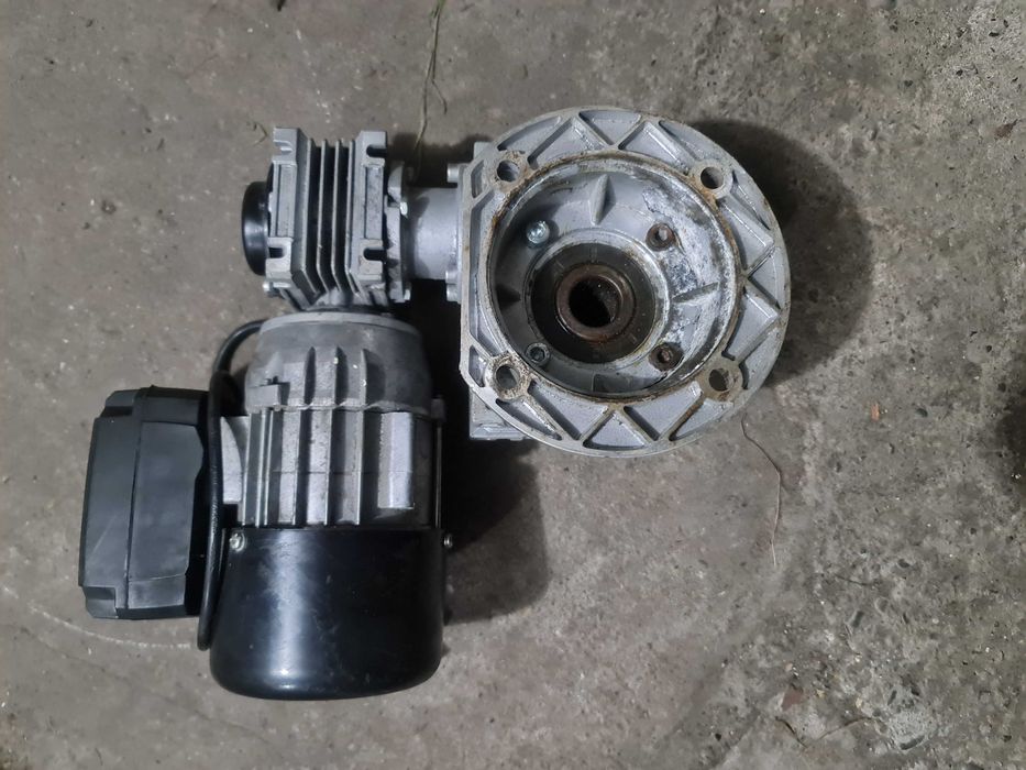 Motoreduktor do kotła z podajnikiem Besel 0,09kW