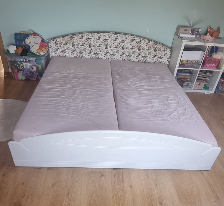 Łóżko sypialniane