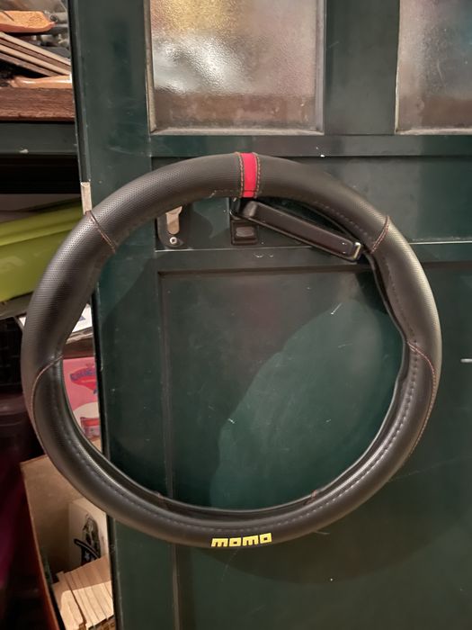 Capa de volante MOMO