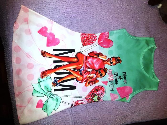 Vestido giríssimo Verão, Tamanho 9-10, como NOVO Portes incluído