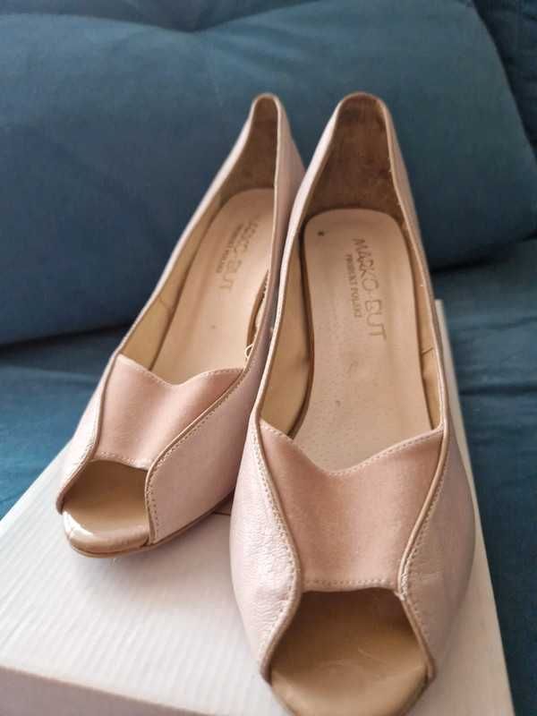 Buty na obcasie skórzane Pantofle Czułenka odkryte palce r 40 słupek