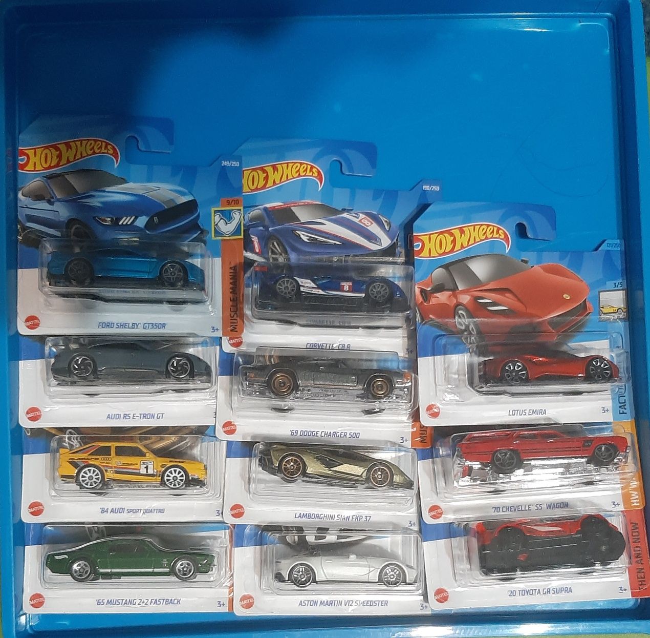 Zestaw hotwheelsow