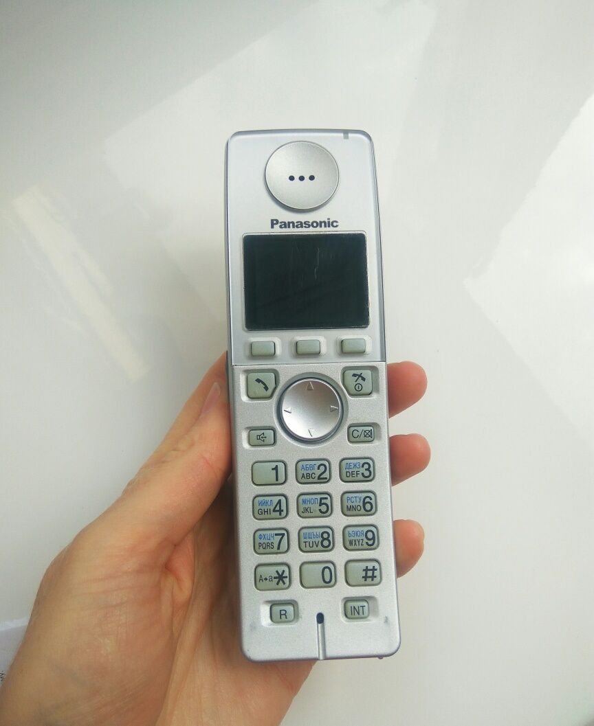 Цифровий бездротовий телефон з автовідповідачем KX-TG8127UA