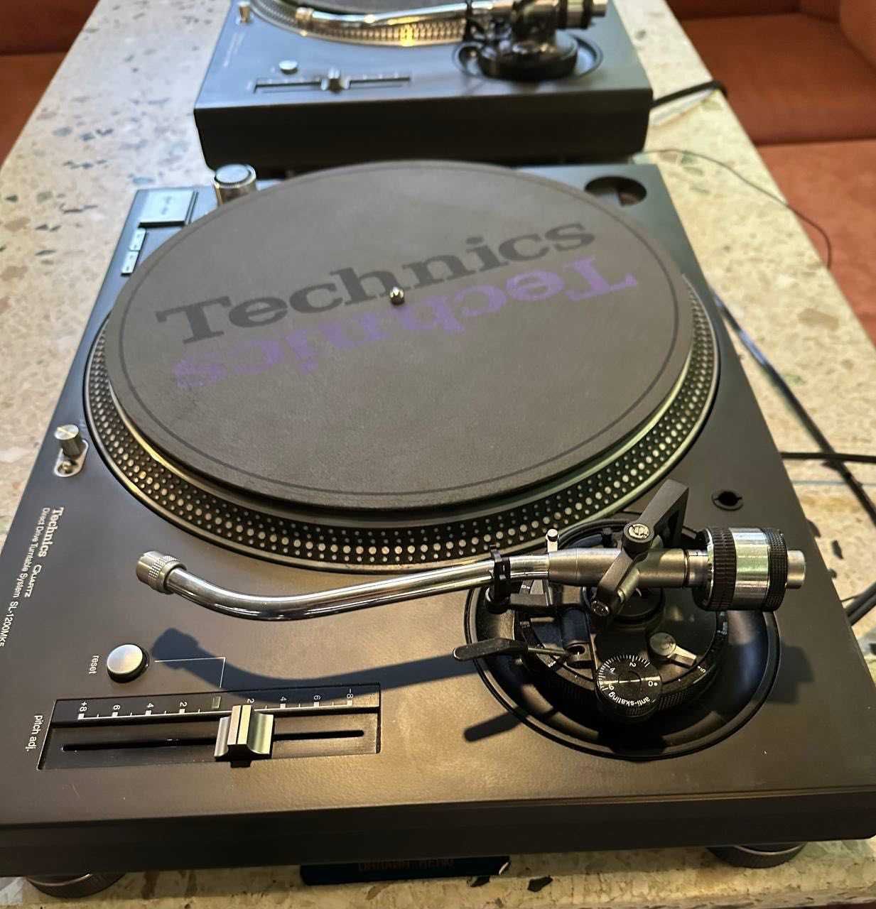 Проигрыватель винила Technics SL1200mk5