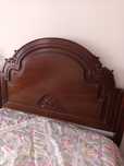 Cama de casal estilo antigo