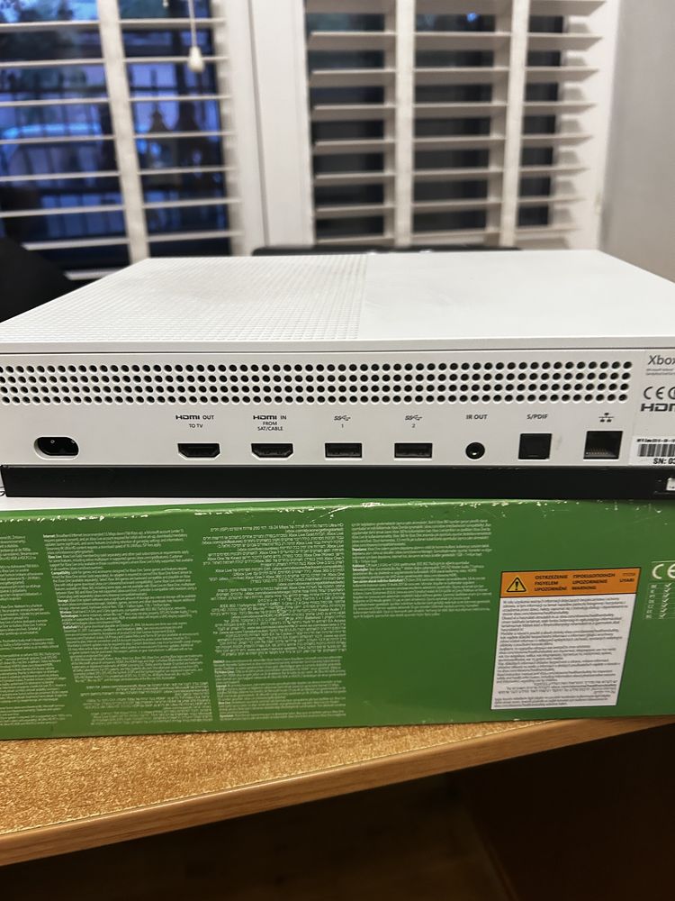 Xbox One S sprzedam i tyle