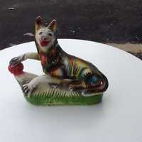Cão com bola ceramica
