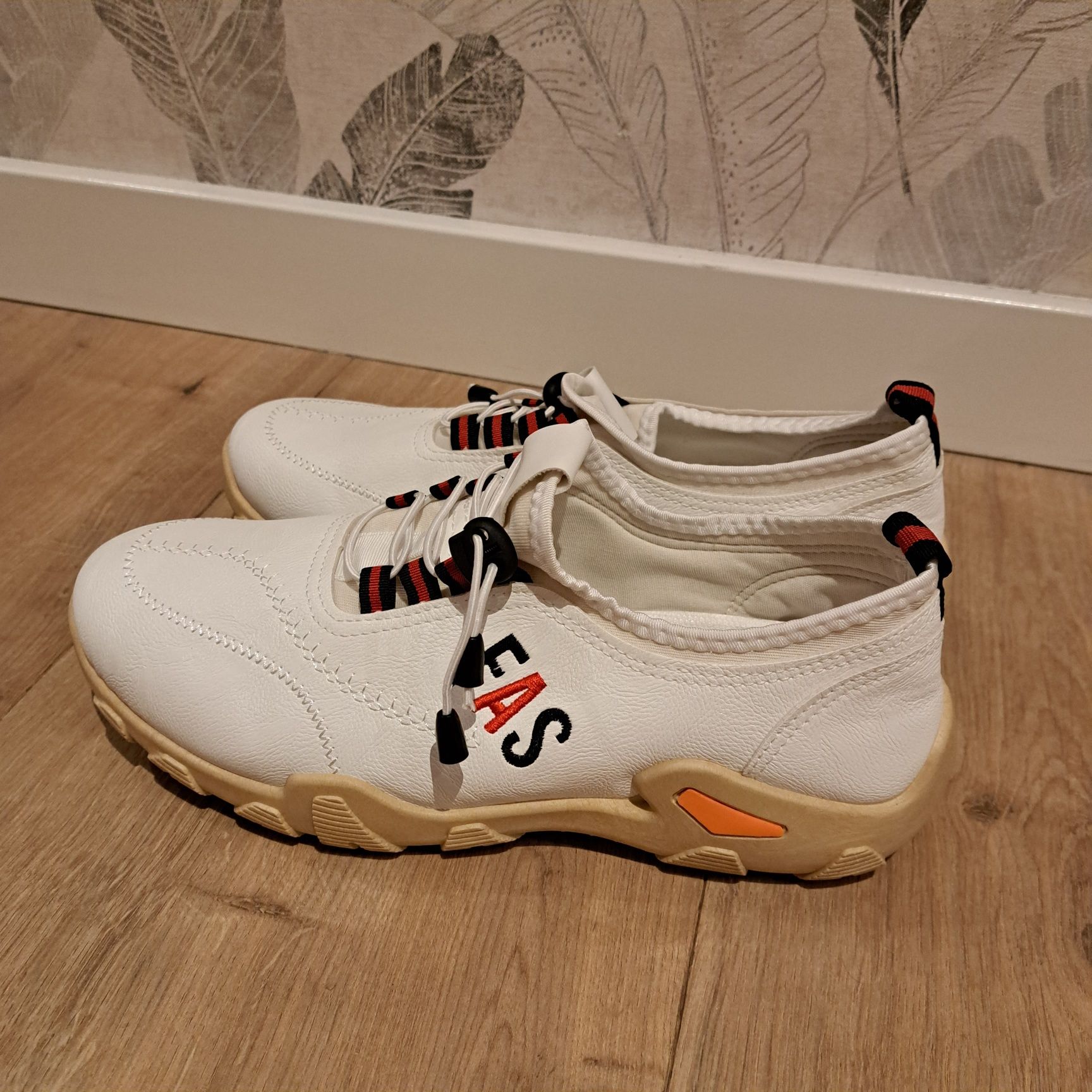 Nowe sneakersy męskie 44