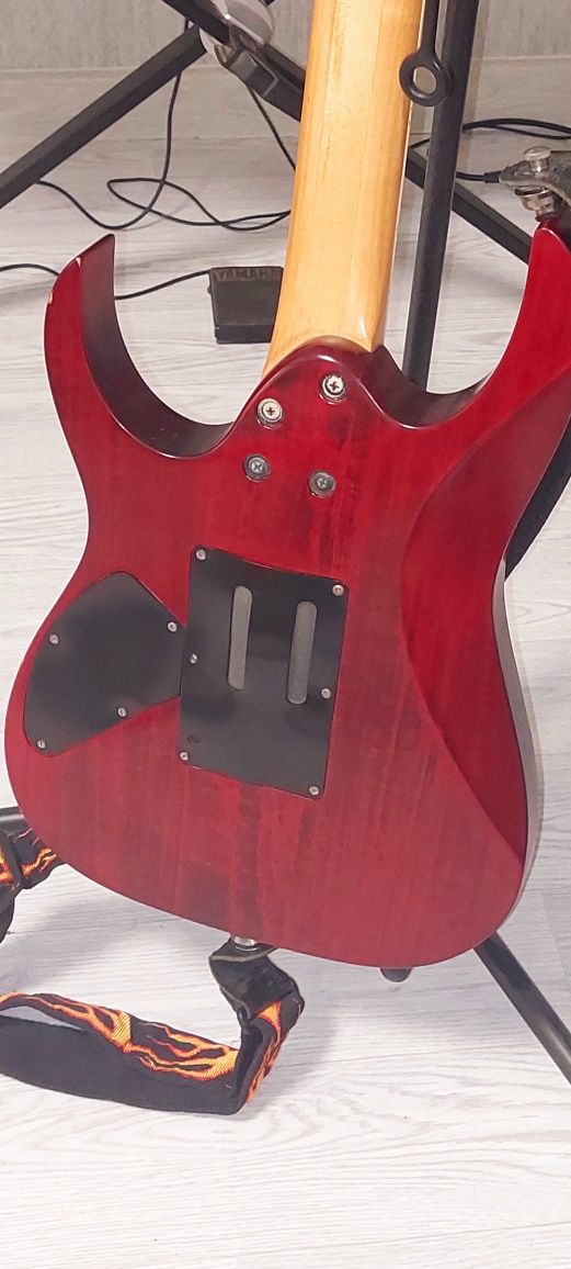 Ibanez RG 320 PG P1