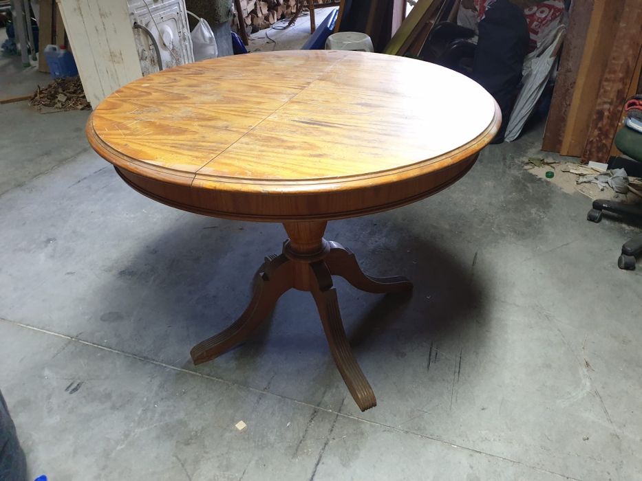 Mesa de madeira extensível