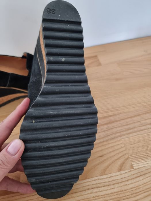 Mokasyny na koturnie