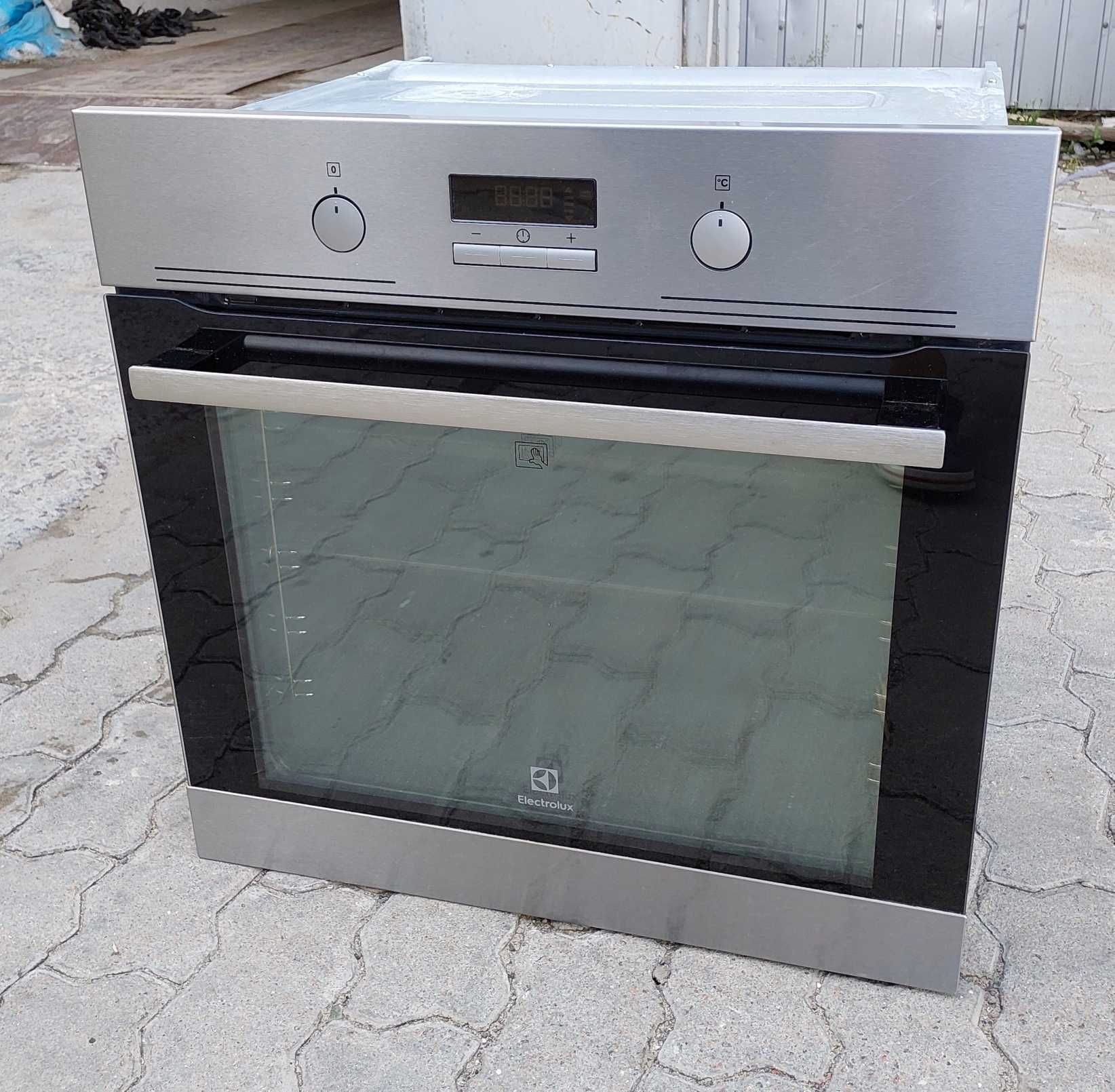 Духовой шкаф б/у Електролюкс Electrolux EOC 3430 EOX пиролиз 72л