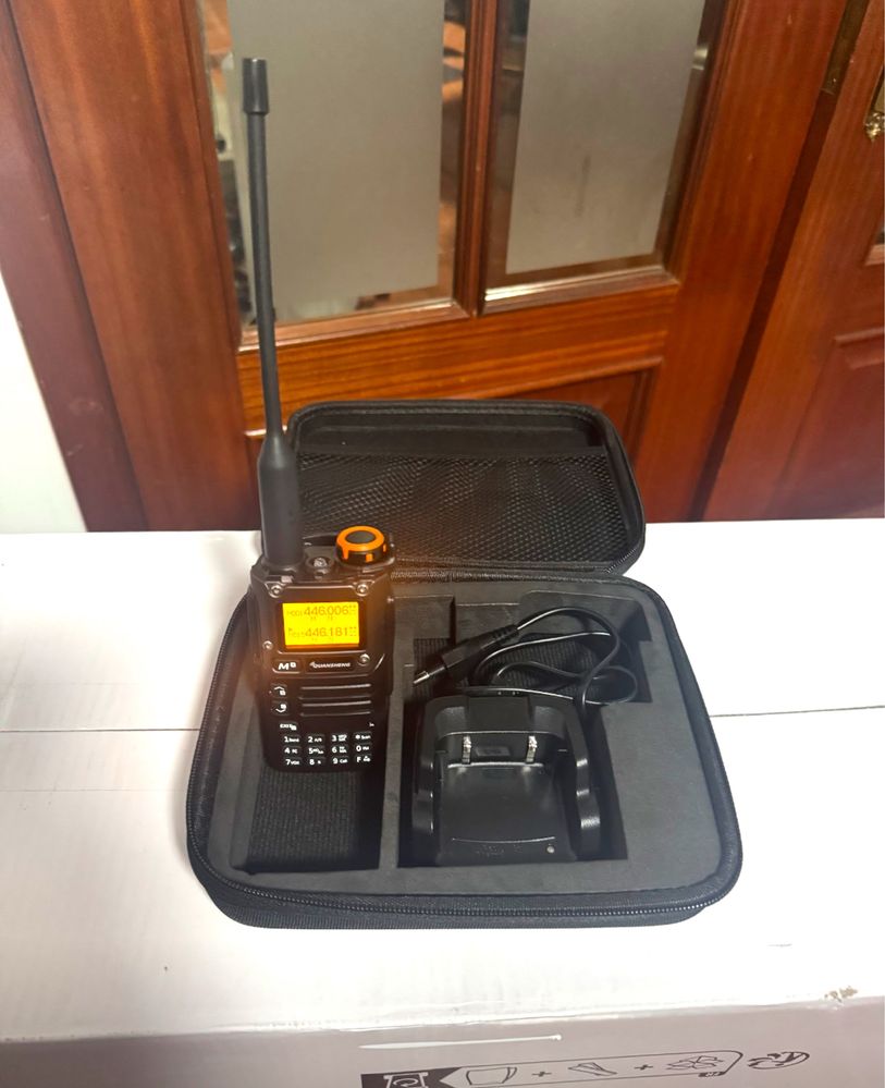 Walkie-Talkie  com estojo