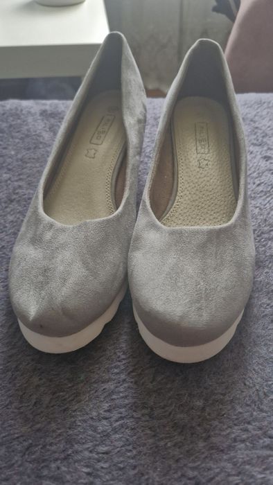 buty damskie na małym koturnie