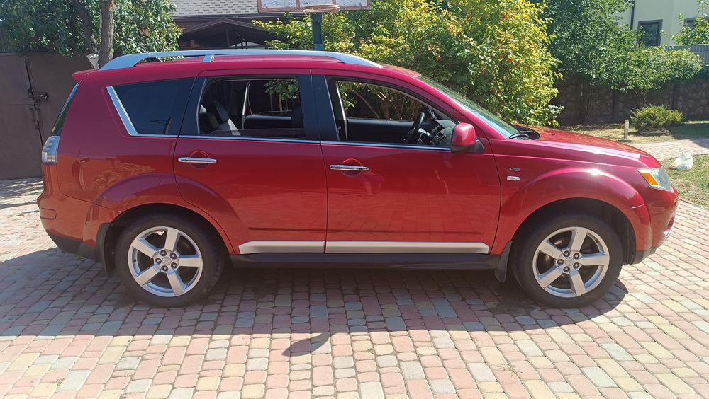 Продам Митсубиси аутлендер ХЛ