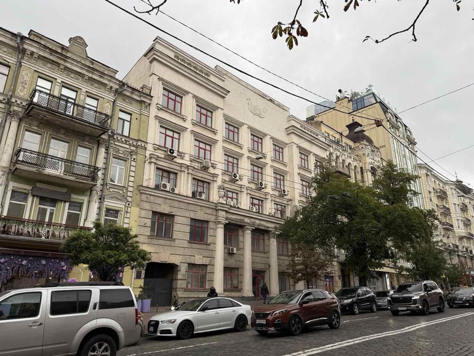 Будівля, вулиця Богдана Хмельницького 38, Золоті Ворота Центр