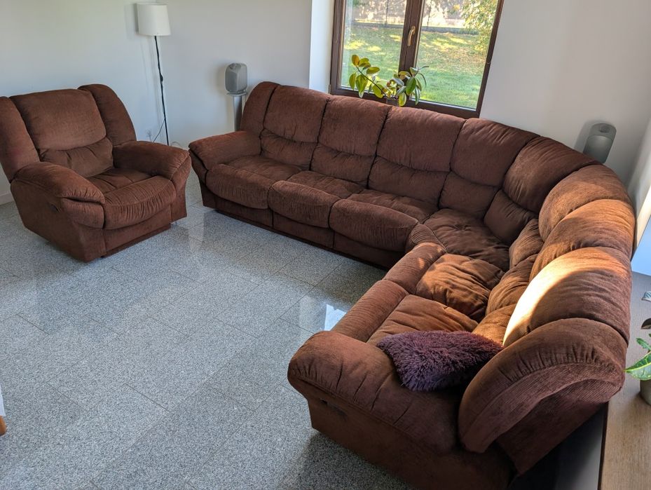 Sprzedam zestaw wypoczynkowy narożnik + fotel z funkcją komfort