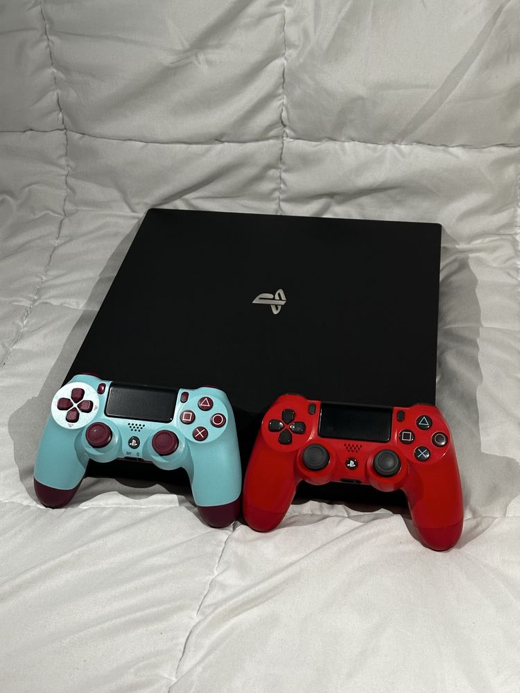 Ps 4 pro 1 tb (2 dualshock)