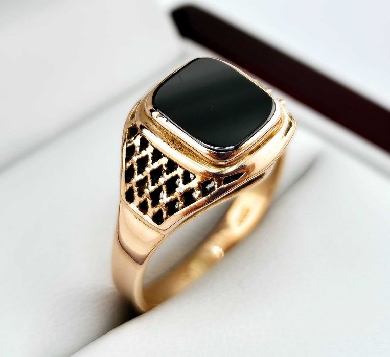 Złoty sygnet z czarnym kamieniem 4,88g PR.585 14K R. 19