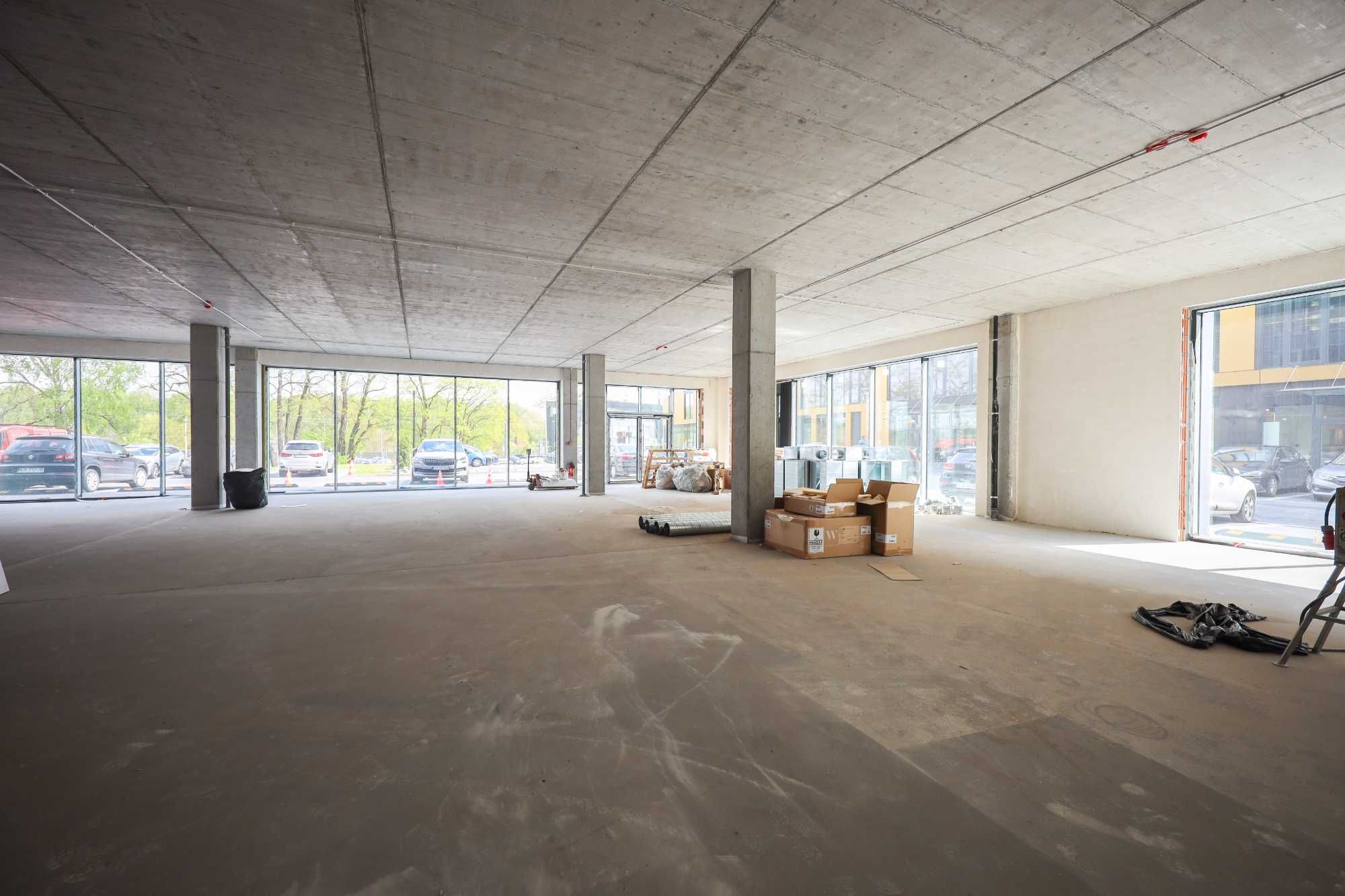 Lokal na wynajem typ open - space z dużymi witrynami | 520m2