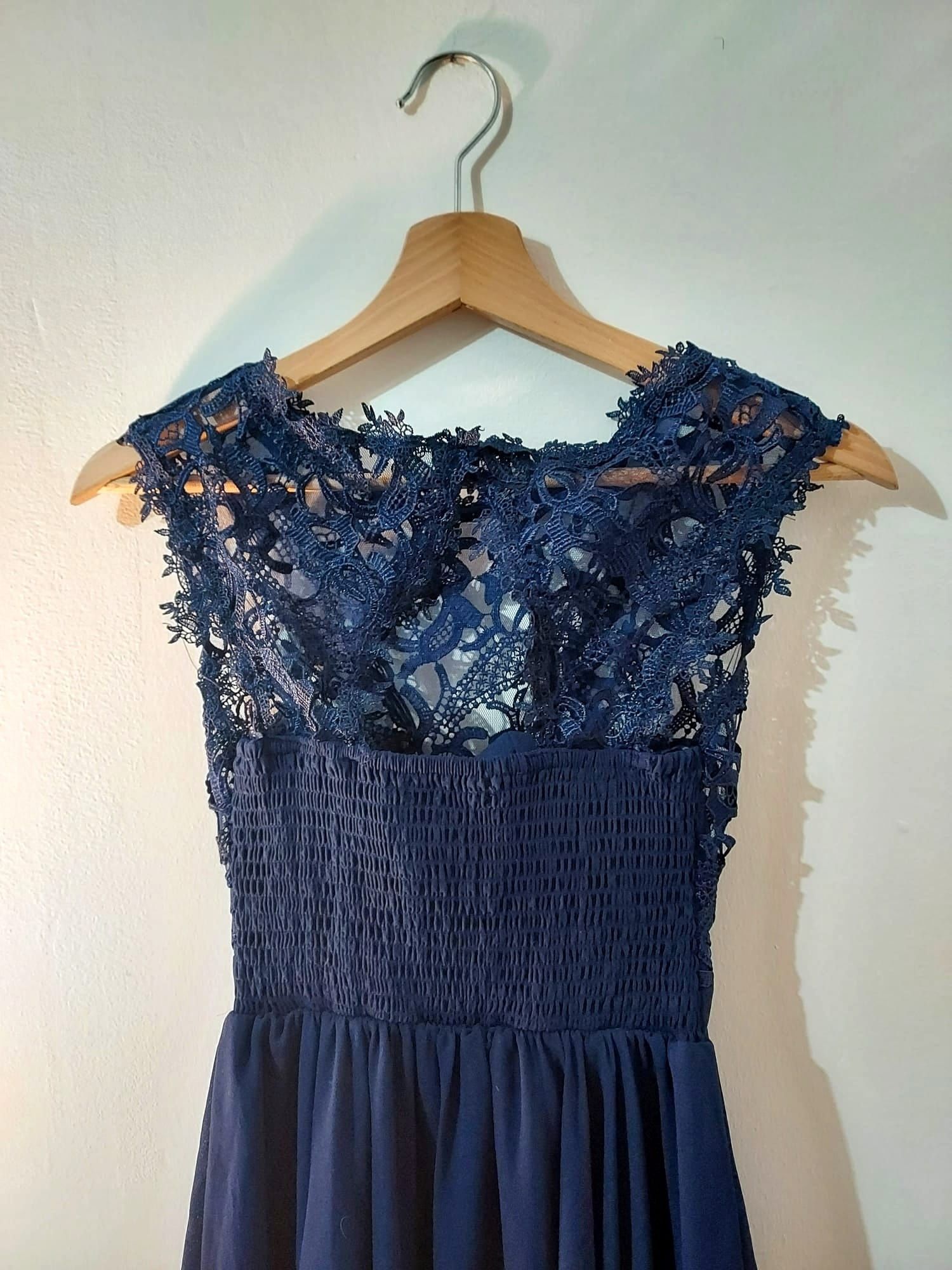 Vestido de gala azul escuro