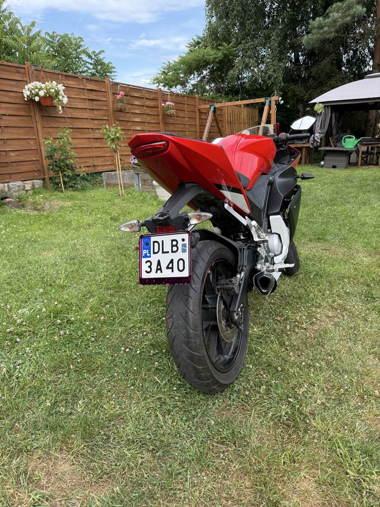 Yamaha yzf r125.