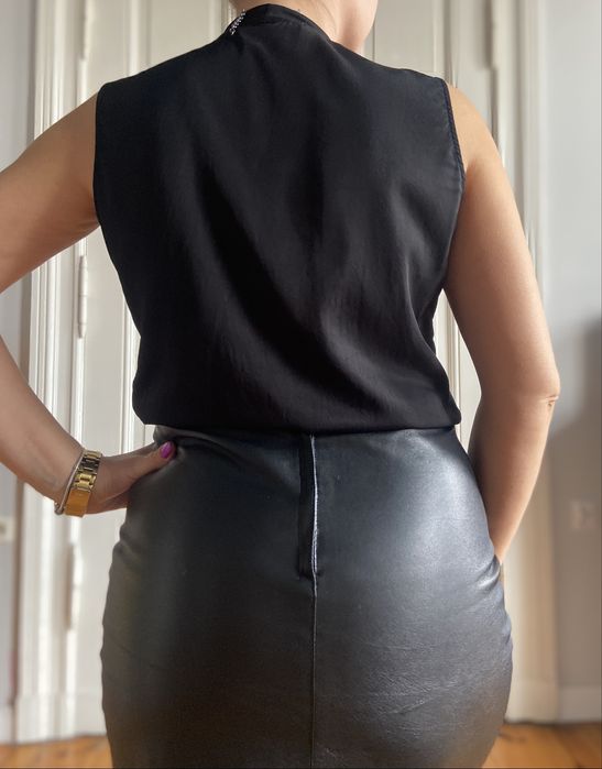 Gestuz czarne eleganckie kopertowe body