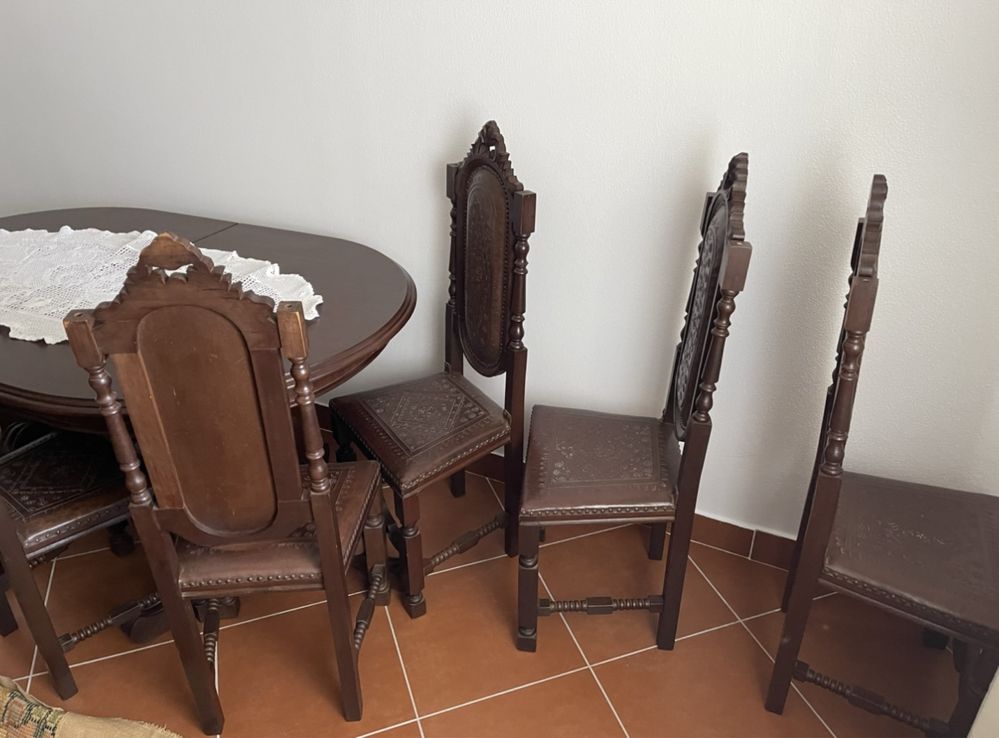 Armário + Mesa + cadeiras - sala de jantar