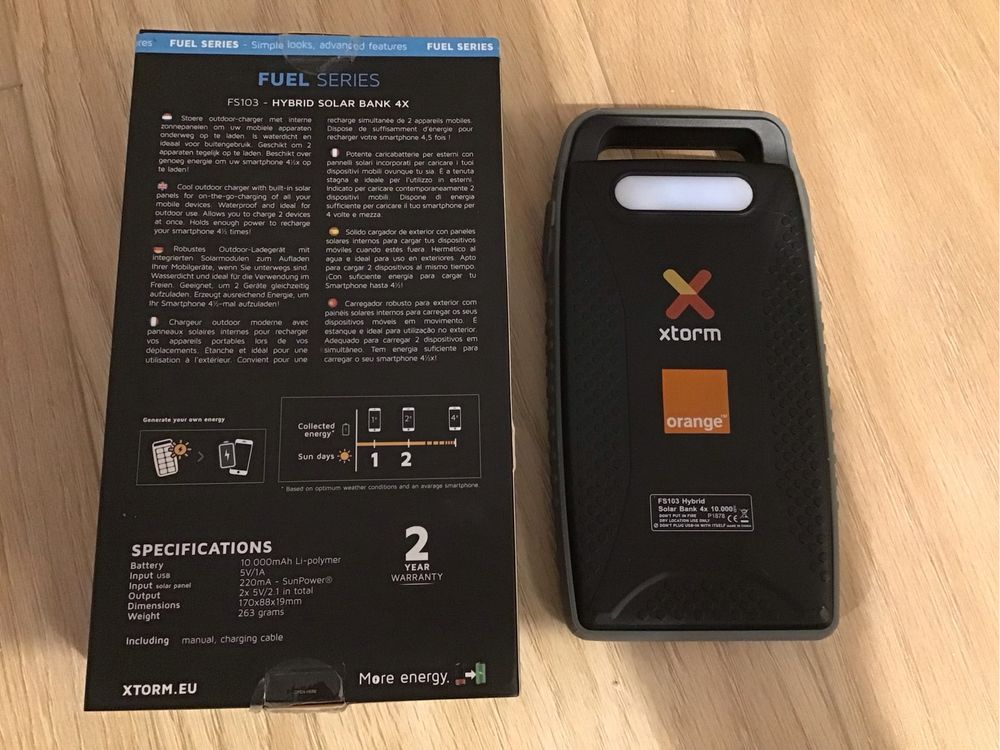 Xtrom Hybrid Solar bank 10 000 mAh powerbank FS103