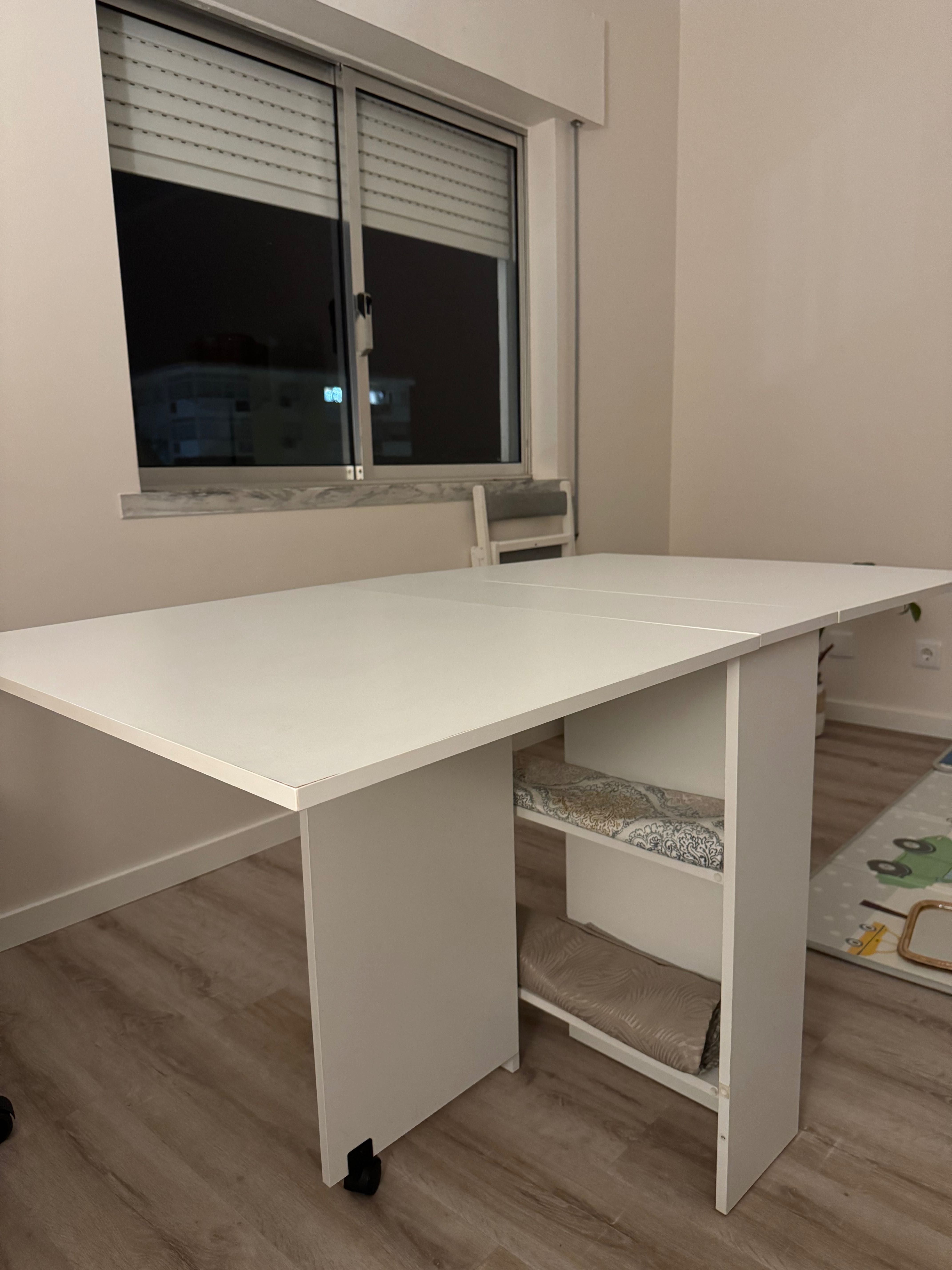 Mesa com cadeiras