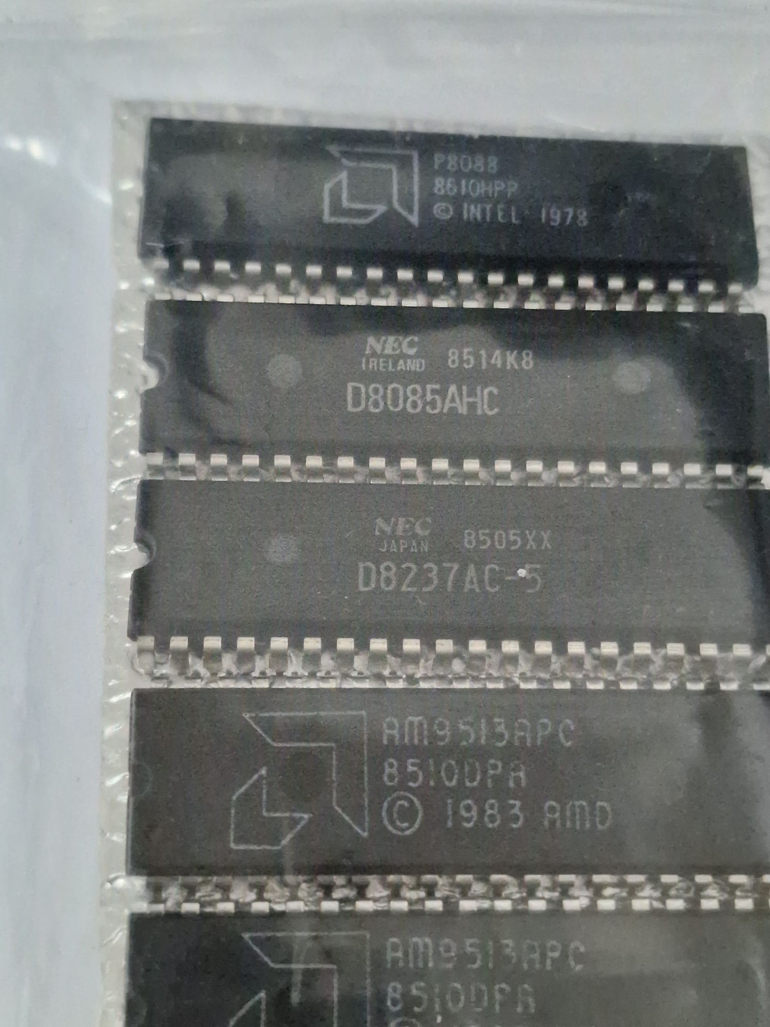 Programowalny kontroler DMA NEC D8085AHC